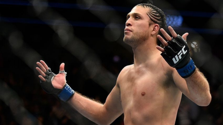 Brian Ortega confronts fan after loss at Noche UFC 306