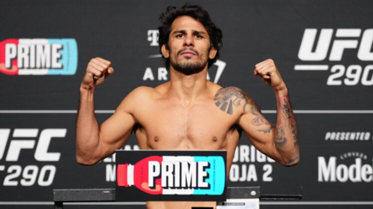 Alexandre Pantoja weigh-in